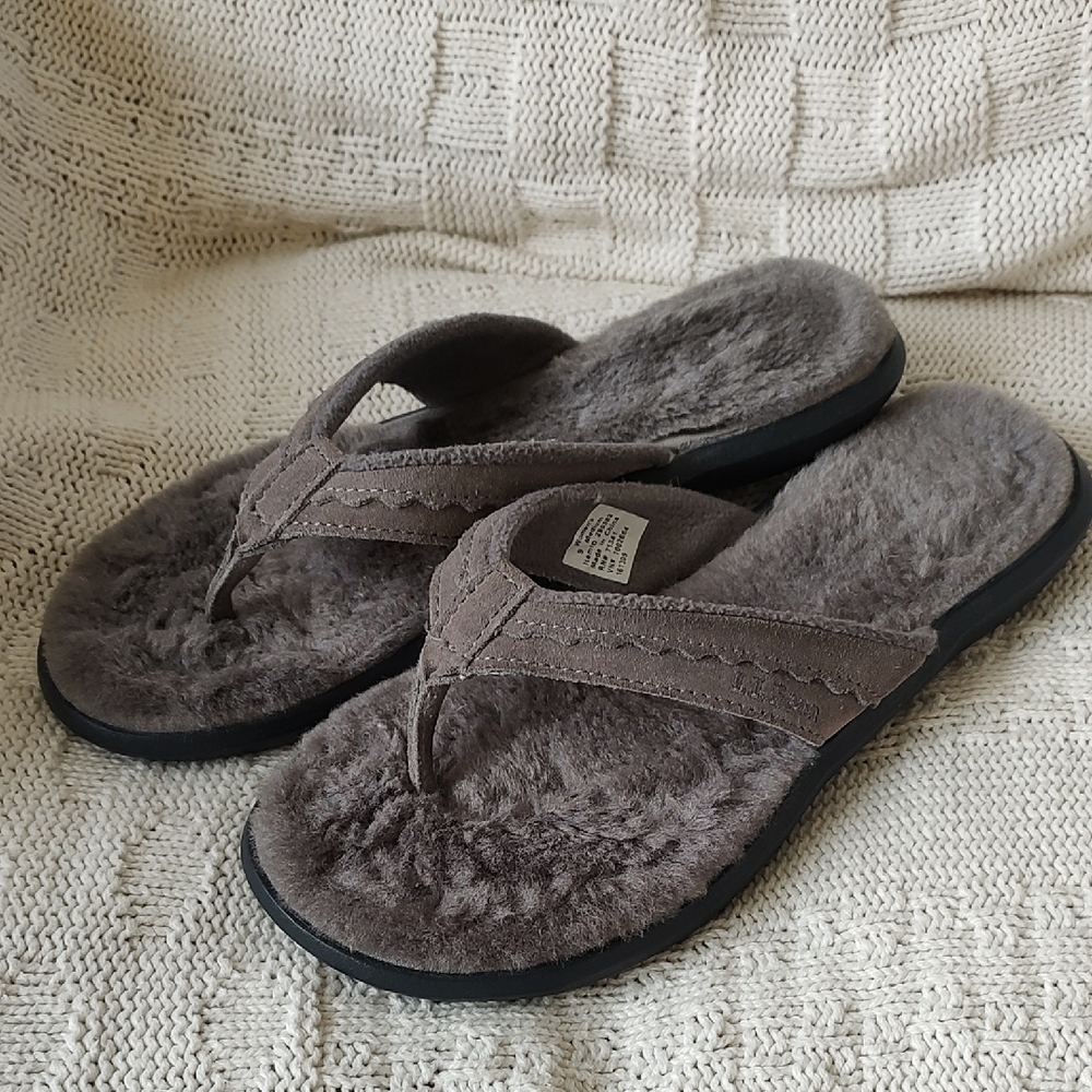 L.L. Bean Wicked Good Shearling Flip Flops Sandals Gray Women's 9